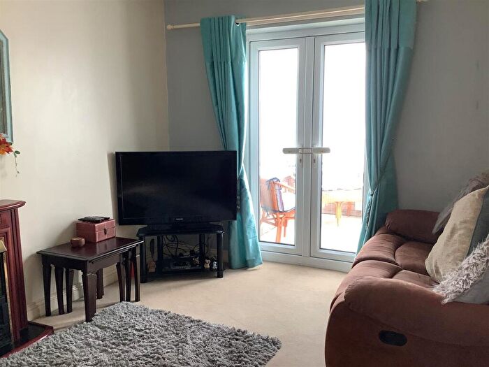 2 Bedroom Bungalow For Sale In Westgate, Hornsea, HU18