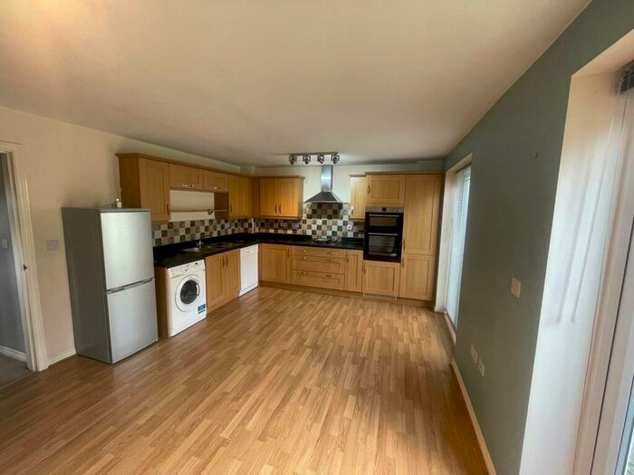 3 Bedroom Detached House To Rent In Honey Pot Fold, Baildon, Shipley, West Yorkshire, Uk, BD17