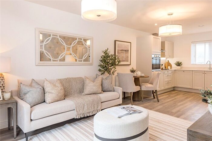 1 Bedroom Flat For Sale In White Barrow Lane, Basingstoke, Hampshire, RG23