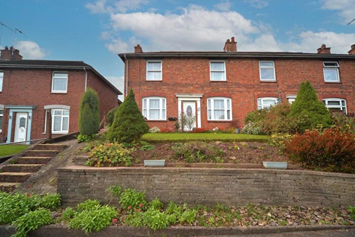 3 Bedroom Semi-Detached House For Sale In Mill Hill Lane, Burton-On-Trent, DE15