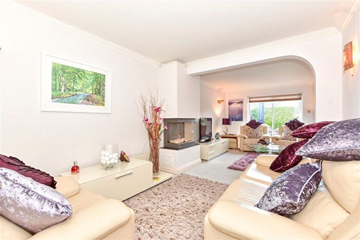 4 Bedroom Detached House For Sale In Victoria Road, Hayling Island, Hampshire, PO11