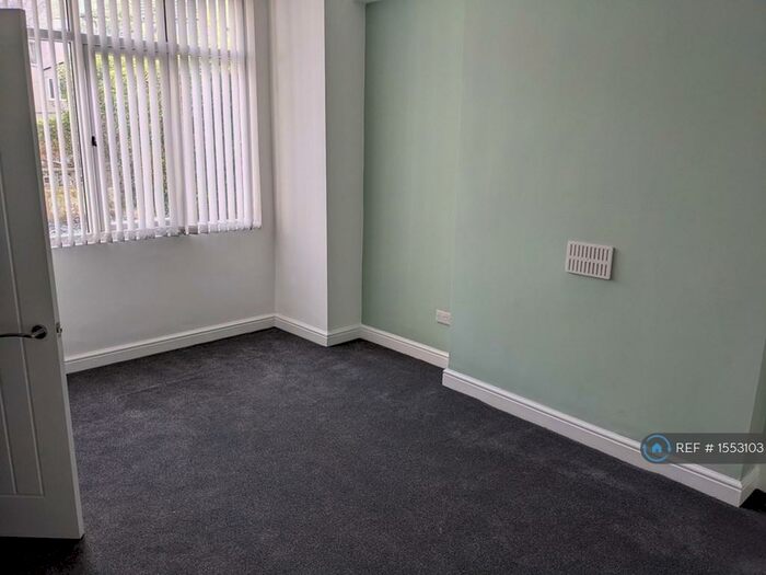 3 Bedroom Flat To Rent In Everard Road, Rhos On Sea, Colwyn Bay, LL28