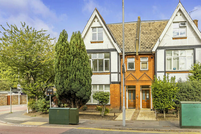 1 Bedroom Ground Flat To Rent In Berrylands Road, Surbiton, KT5