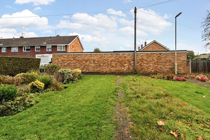 2 Bedroom Terraced House For Sale In Derwent Close, Farnborough, GU14