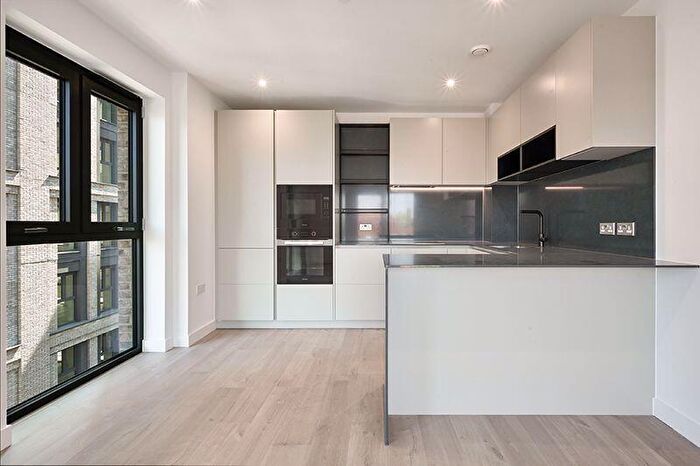 2 Bedroom Flat To Rent In Anax Street London, N4