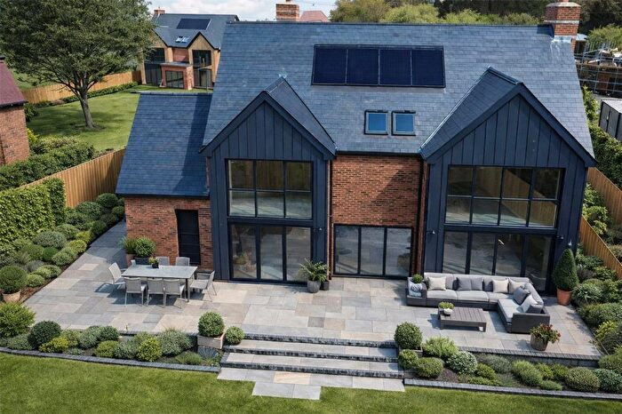 4 Bedroom Detached House For Sale In Bishops Green, Newbury, Berkshire, RG20