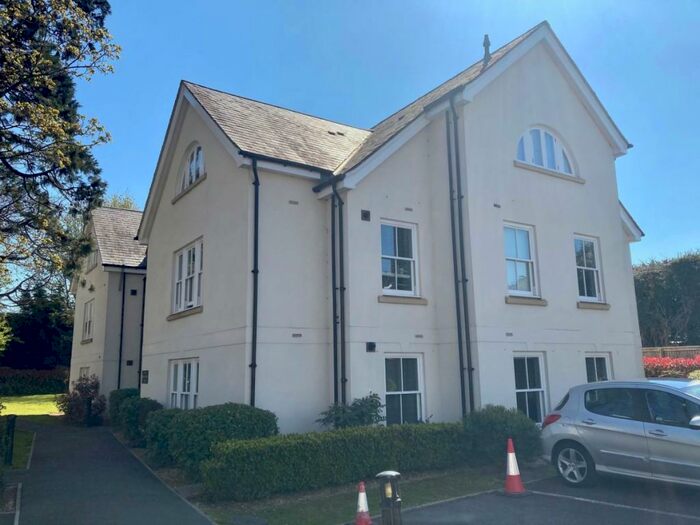 2 Bedroom Apartment To Rent In Reigate Hill, Reigate, RH2