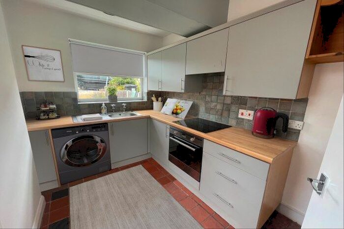 2 Bedroom Maisonette To Rent In High Street, Burntwood, WS7