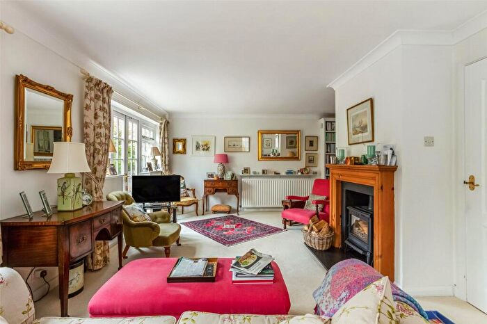 4 Bedroom Detached House For Sale In Tyfield, Sherborne St John, RG24