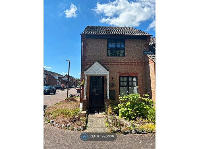 2 Bedroom End Of Terrace House To Rent In Greenside Hill, Emerson Valley, Milton Keynes, MK4