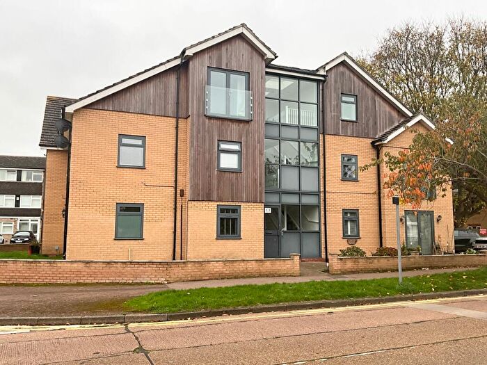 2 Bedroom Flat To Rent In Barnstaple Road, Southend-on-Sea, SS1