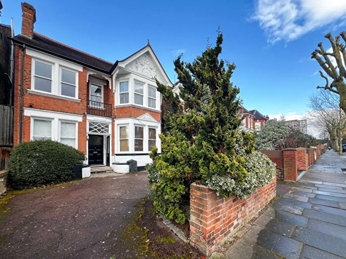 Studio To Rent In Teignmouth Road, Kilburn, NW2