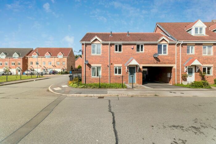 2 Bedroom Apartment To Rent In Scholars Way, Berry Hill, NG18