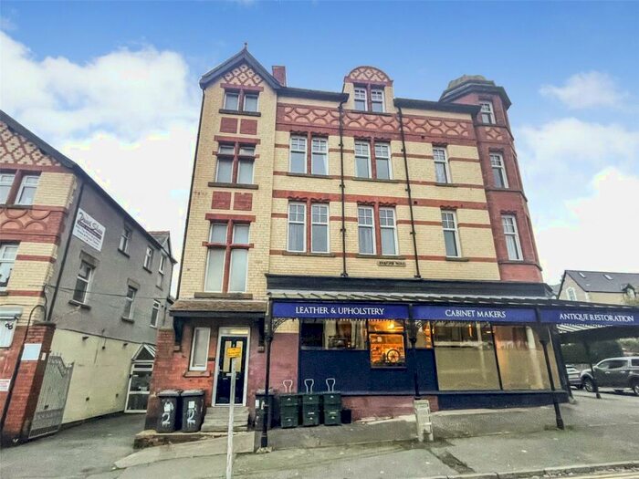 2 Bedroom Apartment To Rent In Erskine Road, Colwyn Bay, Conwy, LL29