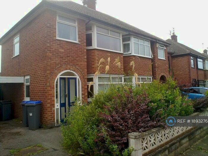 3 Bedroom Semi-Detached House To Rent In Highcroft Avenue, Blackpool, FY2
