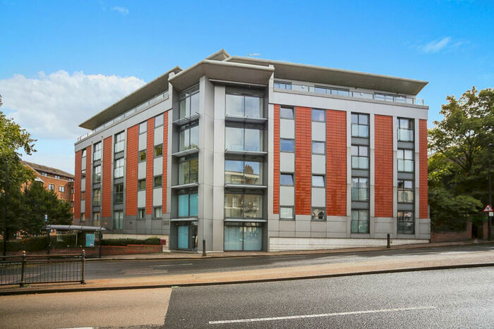 2 Bedroom Flat To Rent In St. Catherines Court, Star Hill, ME1