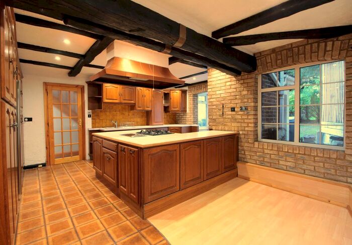 5 Bedroom Detached House To Rent In Robinwood Place, London, SW15