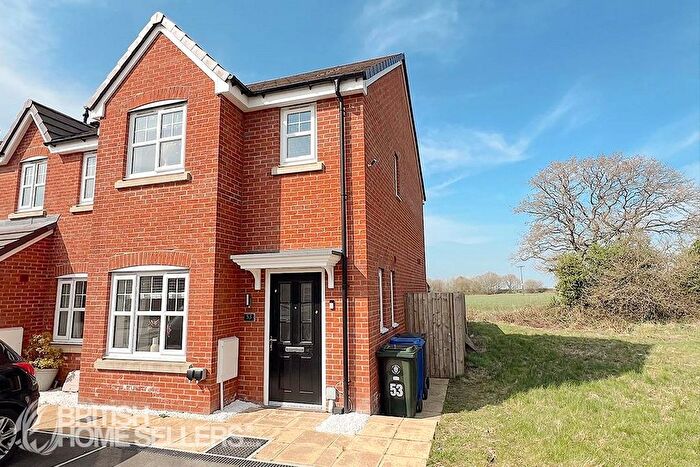 3 Bedroom End Of Terrace House For Sale In Vines Cross Way, Skelmersdale, Lancashire, WN8