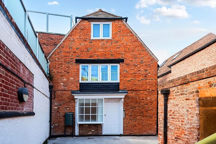 2 Bedroom Flat For Sale In The Borough, Farnham, Surrey, GU9
