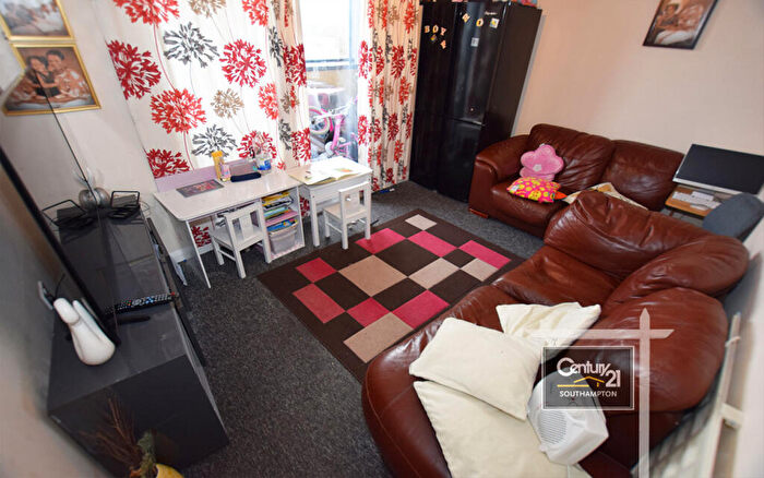 1 Bedroom Flat To Rent In |Ref: |, Mede House, Salisbury Street, Southampton, SO15
