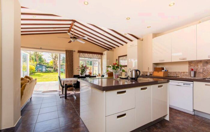 5 Bedroom Semi-Detached House To Rent In Devonshire Way, Croydon, CR0