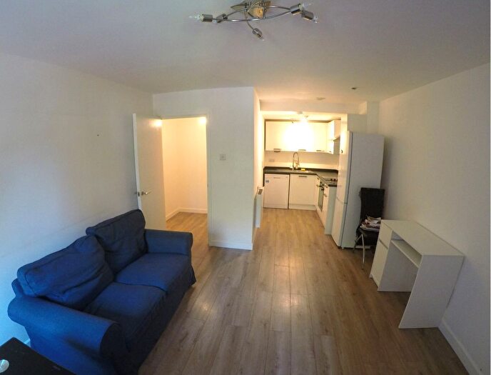 1 Bedroom Flat To Rent In Alfoxton Avenue, London, N15