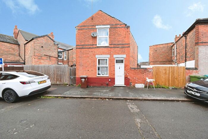 2 Bedroom Detached House For Sale In Whittier Road, Nottingham, Nottinghamshire, NG2