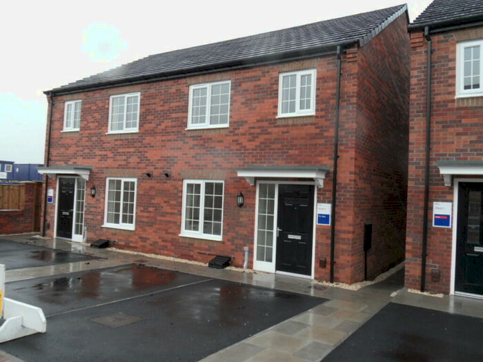 3 Bedroom Semi-Detached House To Rent In Bakewell Gardens, Catcliffe, S60