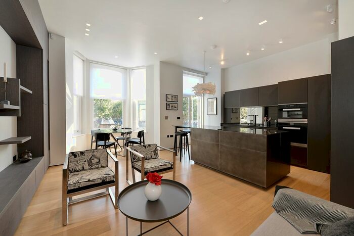 1 Bedroom Flat To Rent In Redcliffe Square, London, SW10