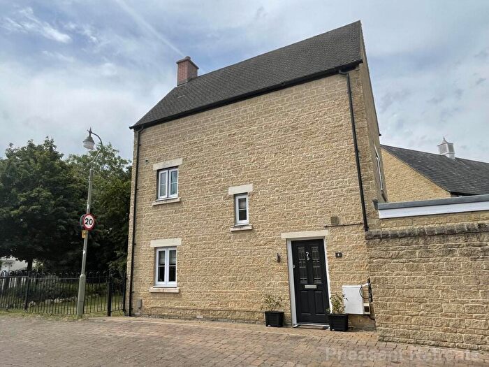 3 Bedroom Semi-Detached House To Rent In Drake Lane, Witney, OX28