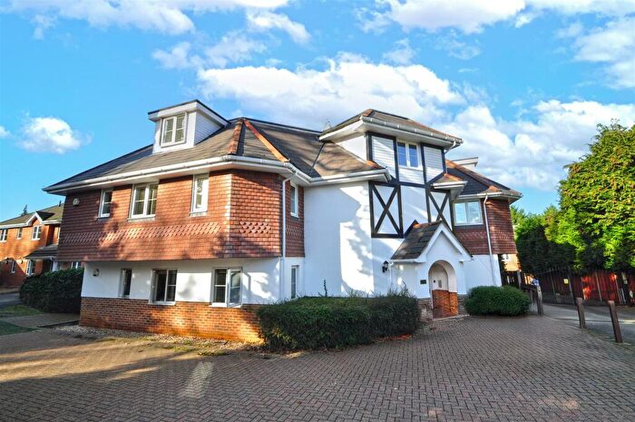 2 Bedroom Apartment To Rent In Scarlet Oaks, Camberley, GU15