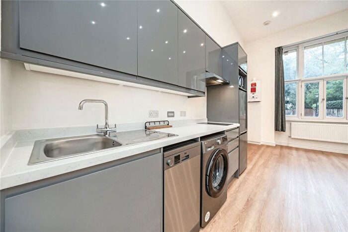2 Bedroom Flat To Rent In Ennismore Gardens, South Kensington, SW7