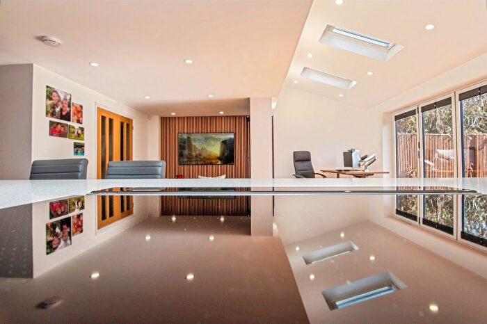 3 Bedroom Detached House For Sale In Perch Road, Broomhall, Worcester, WR5