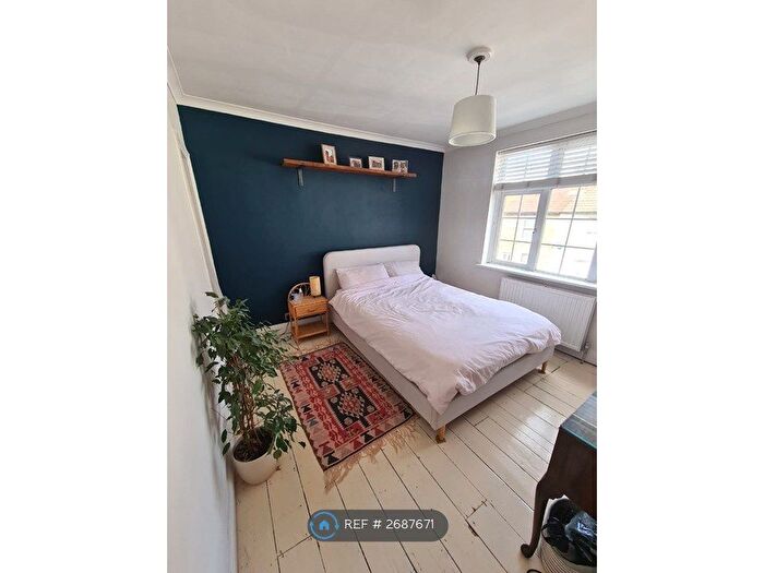 2 Bedroom Terraced House To Rent In Eland Road, Croydon, CR0