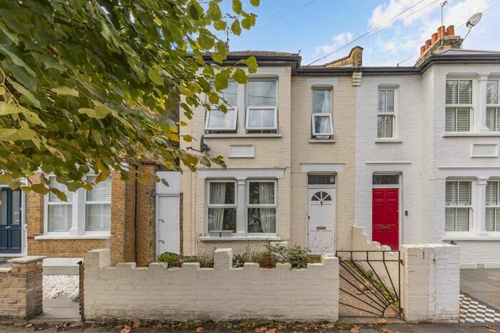 3 Bedroom Property To Rent In Vernon Avenue, London, SW20