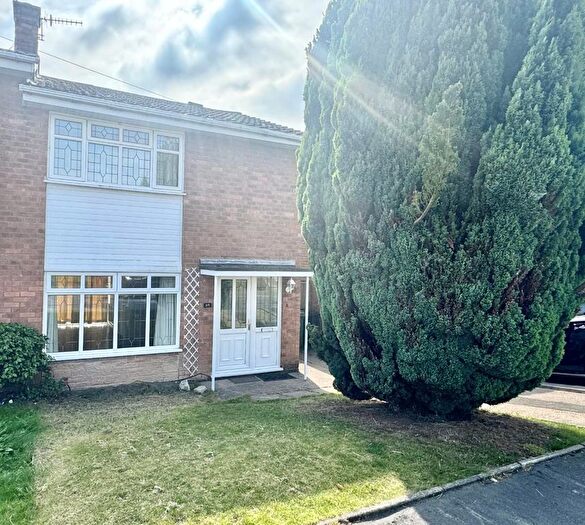 3 Bedroom Semi-Detached House To Rent In Woodridge Road, Halesowen, B63