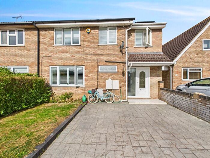 4 Bedroom Semi-Detached House For Sale In Jaythorpe, Abbeydale, Gloucester, Gloucestershire, GL4