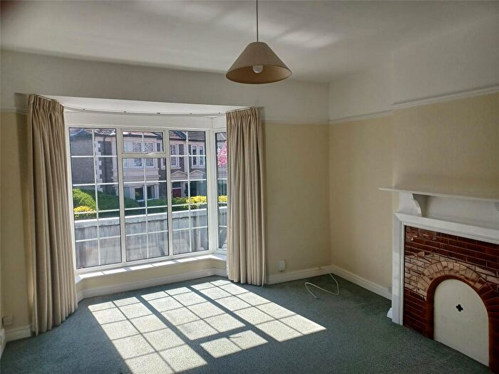 2 Bedroom Apartment To Rent In Henleaze Road, Bristol, BS9