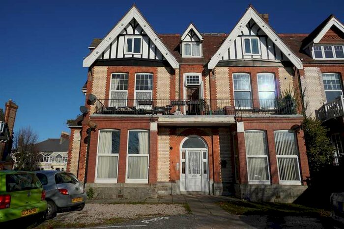 2 Bedroom Flat To Rent In Queens Gate, Lipson, Plymouth, PL4