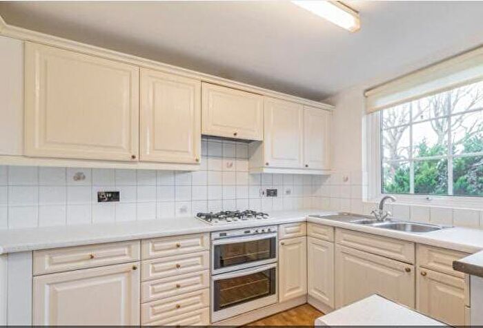 4 Bedroom Terraced House To Rent In The Glebe, Chislehurst, BR7