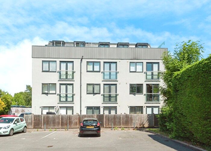 1 Bedroom Flat For Sale In Park Terrace, Worcester Park, KT4
