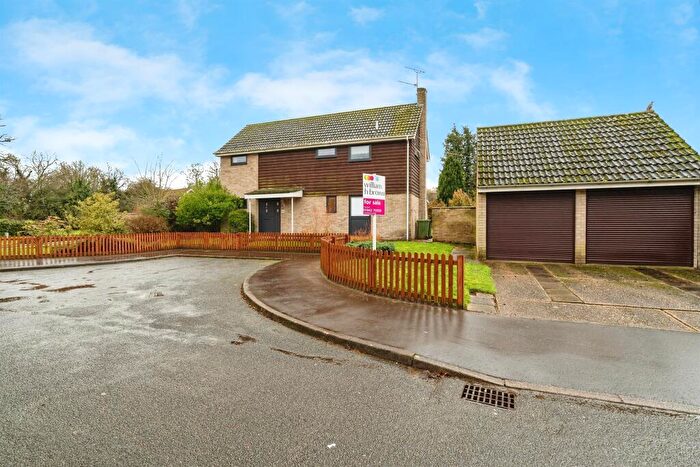 3 Bedroom Detached House For Sale In Benbow Road, Thetford, IP24