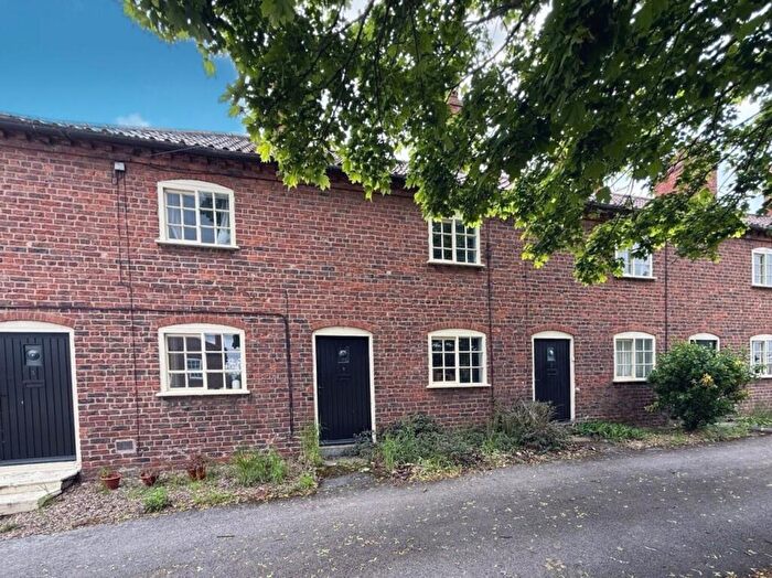 2 Bedroom Cottage To Rent In Doncaster Road, Bawtry, Doncaster, DN10