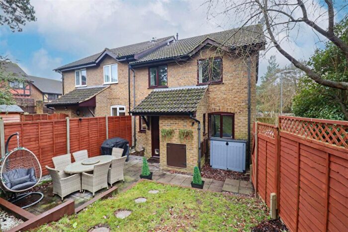 2 Bedroom Terraced House For Sale In Hexham Close, Owlsmoor, Sandhurst, GU47
