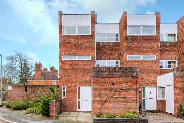 4 Bedroom End Of Terrace House To Rent In St. Marks Court, Cambridge, CB3