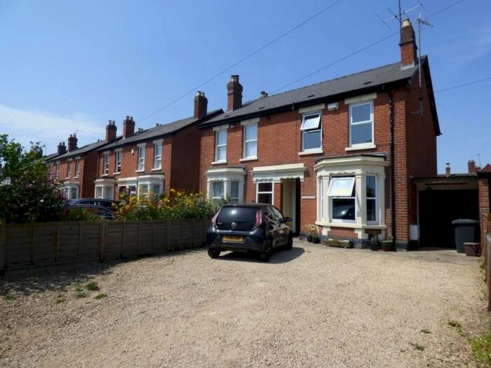3 Bedroom Semi-Detached House To Rent In Elmbridge Road, Longlevens, Gloucester, GL2