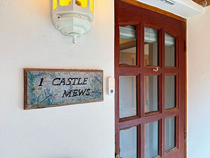 2 Bedroom Mews For Sale In George Street, Sandown, PO36