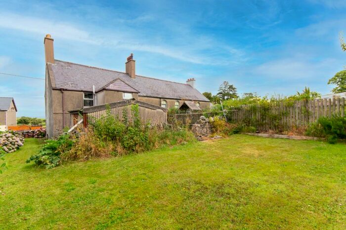 3 Bedroom Semi-Detached House For Sale In Clynnogfawr, Gwynedd, LL54