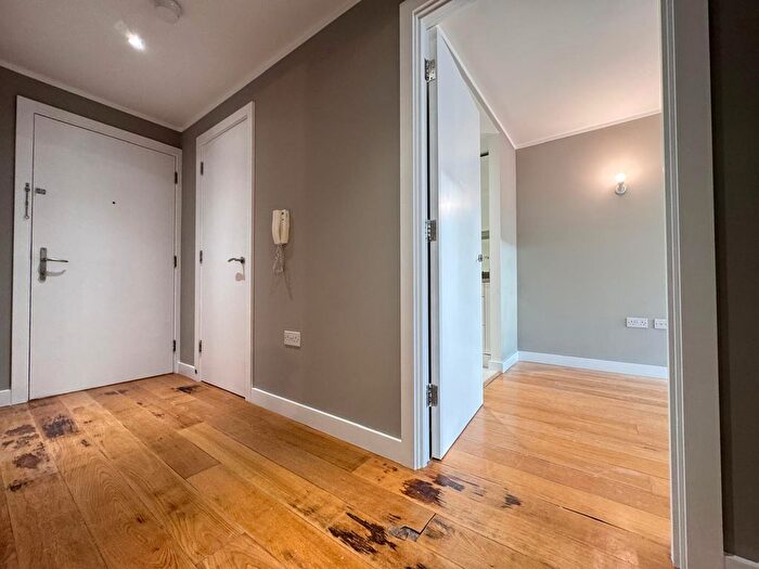 1 Bedroom Flat To Rent In Cardinal Building, High Village Point, Station Approach, Hayes, UB3