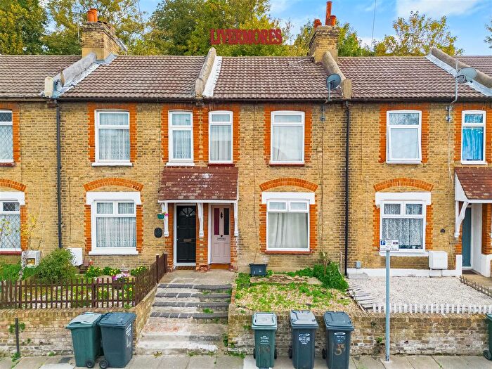 2 Bedroom Terraced House For Sale In Mount Pleasant Road, Dartford, DA1